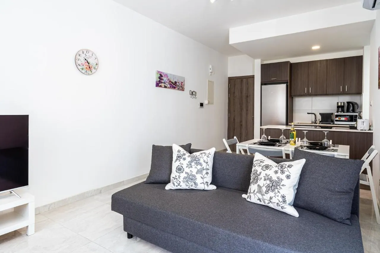 Lana 1-Bedroom Apt In Λάρνακα Κύπρος